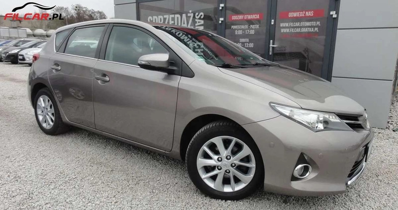 Toyota Auris cena 49990 przebieg: 61000, rok produkcji 2012 z Nowe Miasto nad Pilicą małe 232